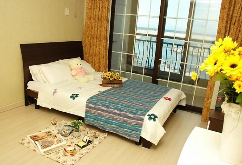 Yangyang Sea Garden Pension