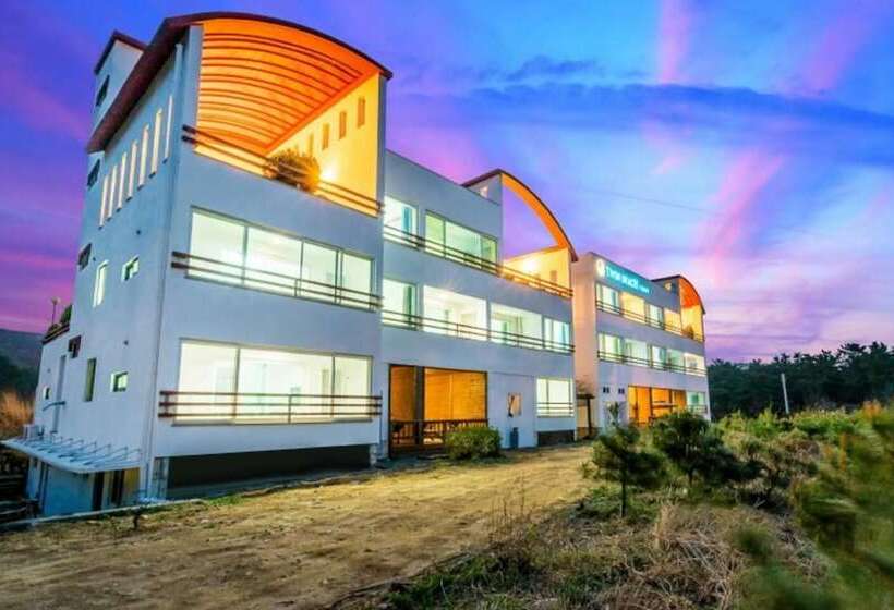 Yangyang Twin Beach Pension