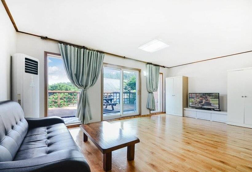 Yangyang Water Sol Valley Pension