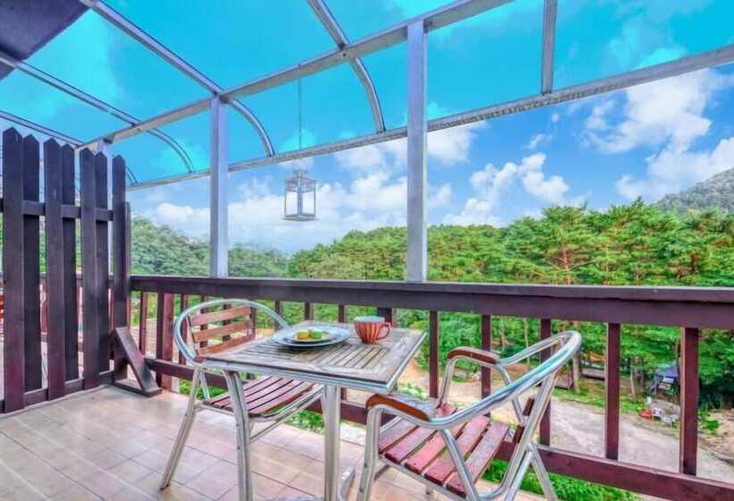 Yangyang Water Sol Valley Pension