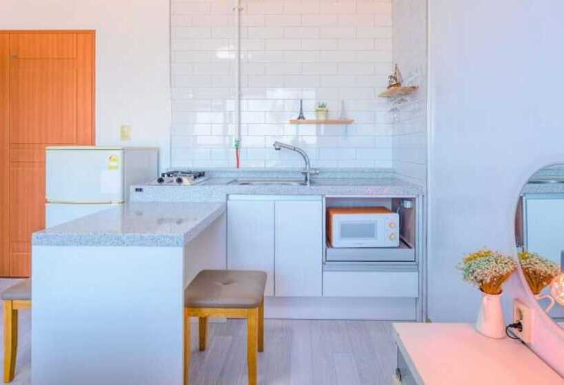 Yangyang Yemeusong Dongho Sea Pension