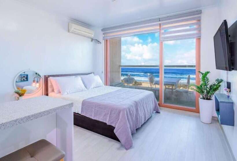 Yangyang Yemeusong Dongho Sea Pension