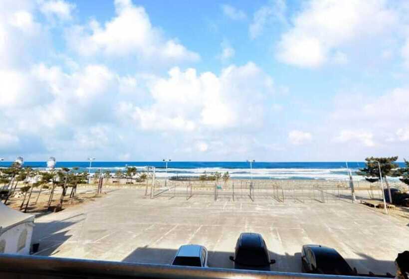 Yangyang Yemeusong Dongho Sea Pension