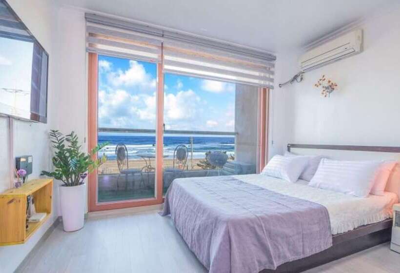 Yangyang Yemeusong Dongho Sea Pension