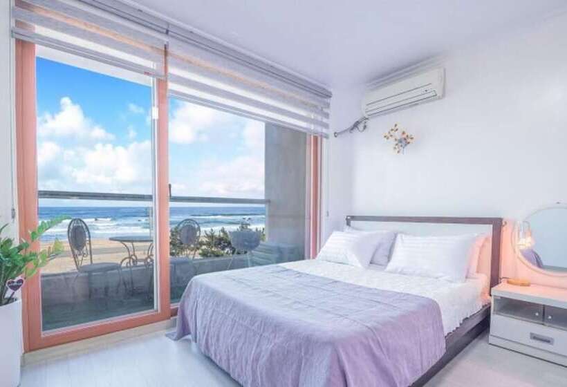 Yangyang Yemeusong Dongho Sea Pension