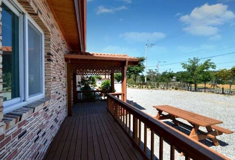 Yeoncheon Wanguijataek Pension