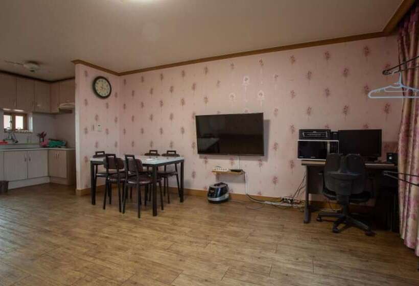 Yeoncheon Wanguijataek Pension