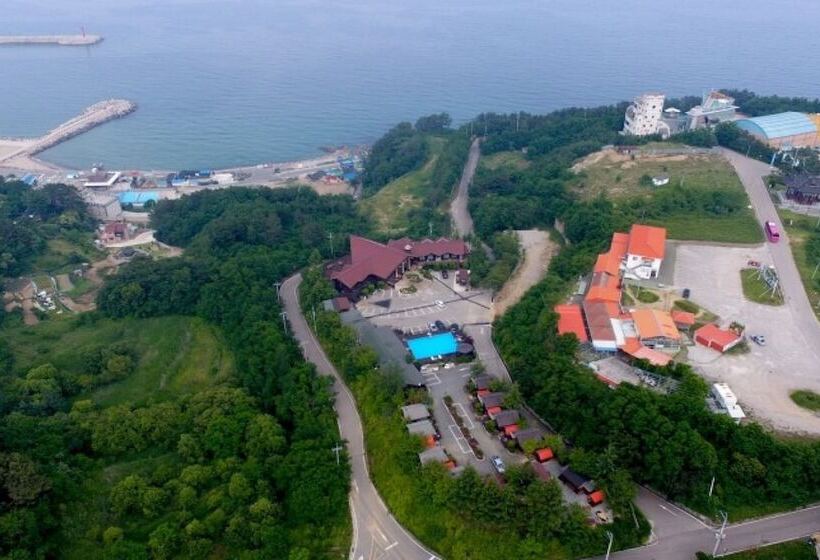 Yeongdeok Samsa Marin Village Pension