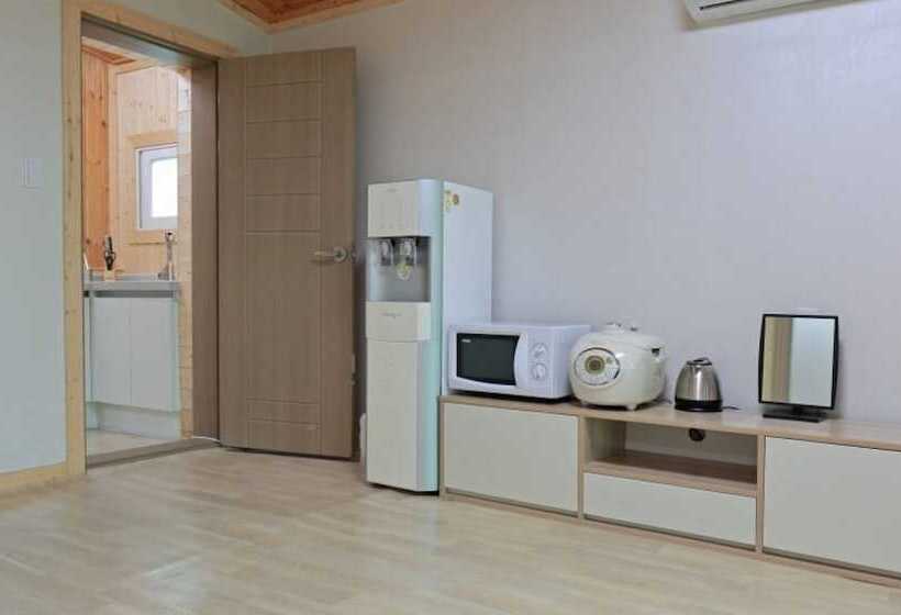 Yeongdeok Samsa Marin Village Pension