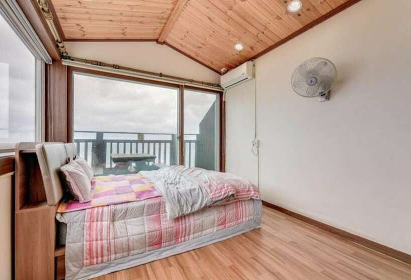 Yeongdeok Taebo Pension