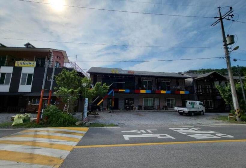 Yeongwol Donggang Close Pension