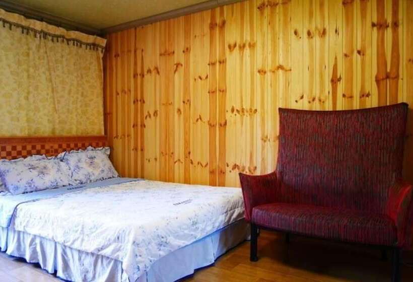 Yeongwol Riverside White House Pension