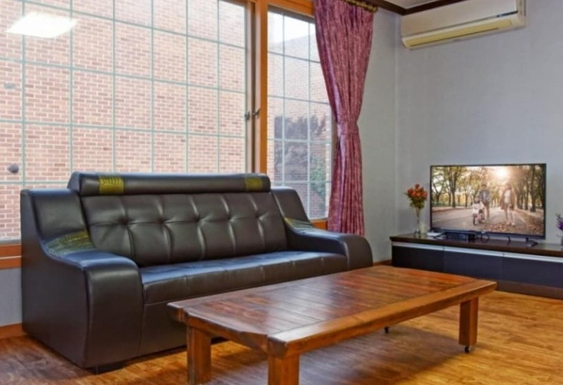 Yesan Jeongdaun Pension