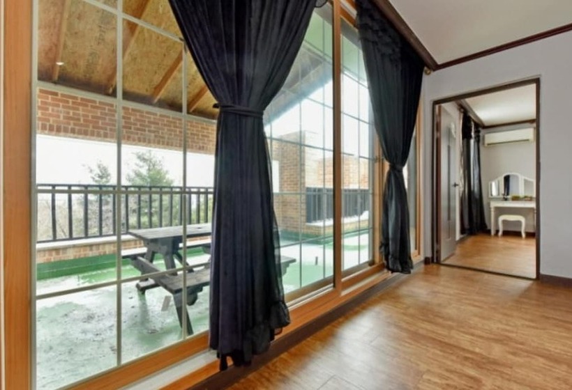 Yesan Jeongdaun Pension