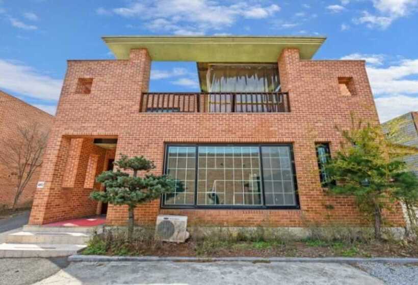 Yesan Jeongdaun Pension