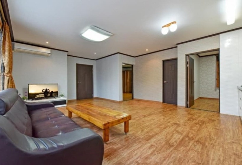 Yesan Jeongdaun Pension