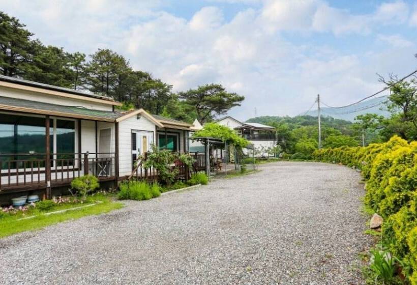 Yongin Byeolbaragi Pension