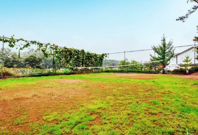 Yongin Byeolbaragi Pension