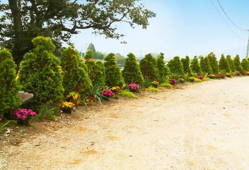 Yongin Byeolbaragi Pension