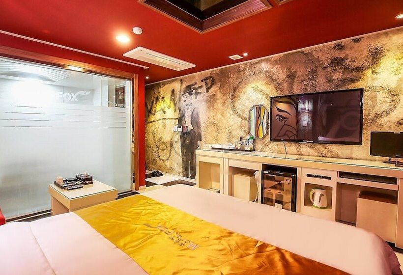 Asan Fox Drive In Motel