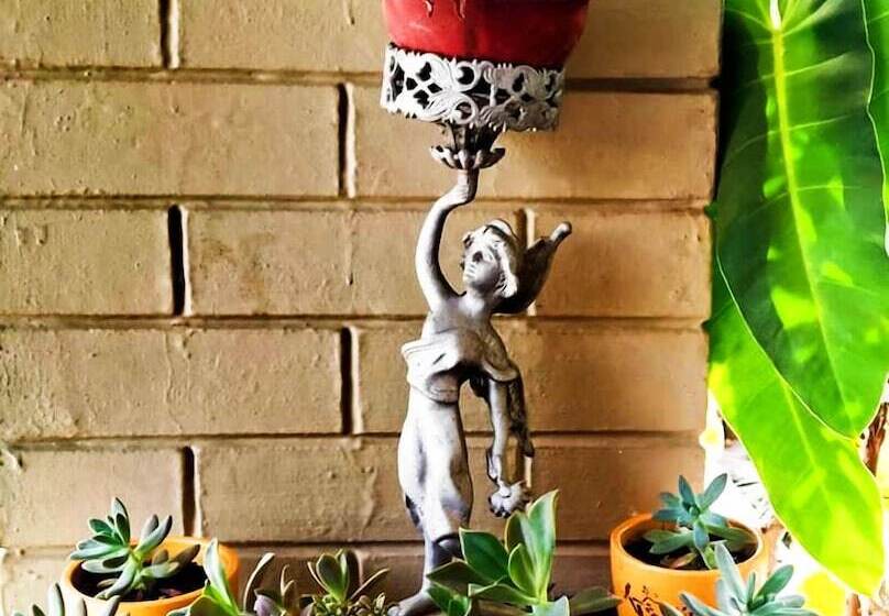 Bed and Breakfast Ubex Home Dehradun