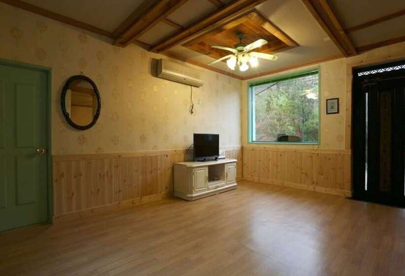 Cheongsong Songwol Pension