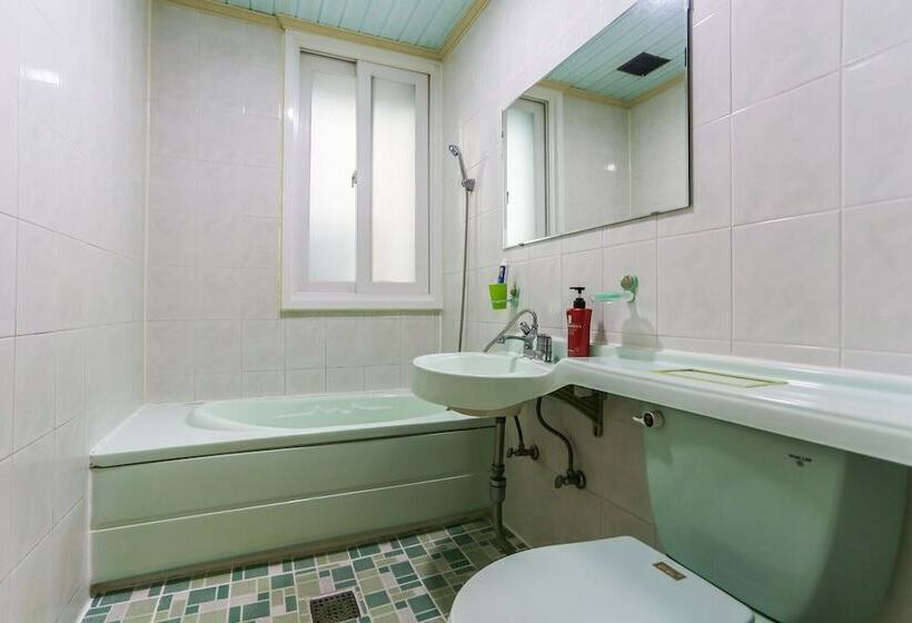 Gangneung Miseongjang Motel