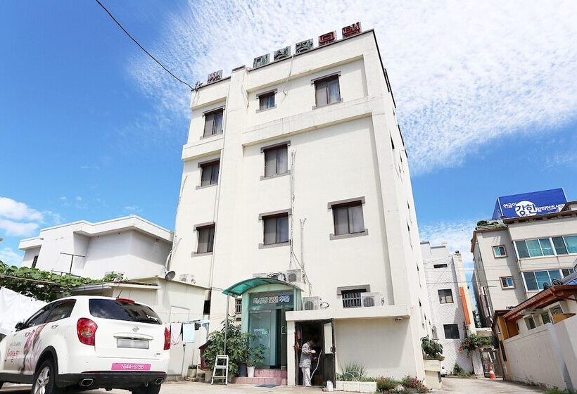Gangneung Miseongjang Motel