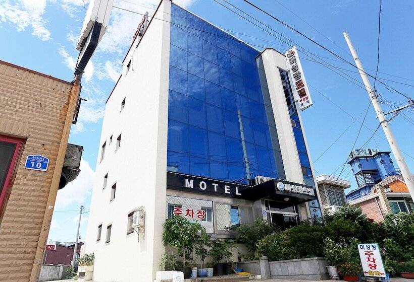 Gangneung Miseongjang Motel