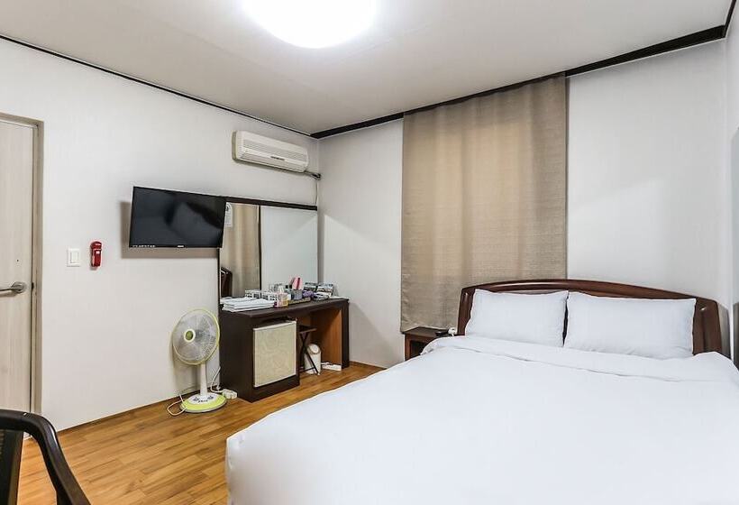 Gangneung Miseongjang Motel