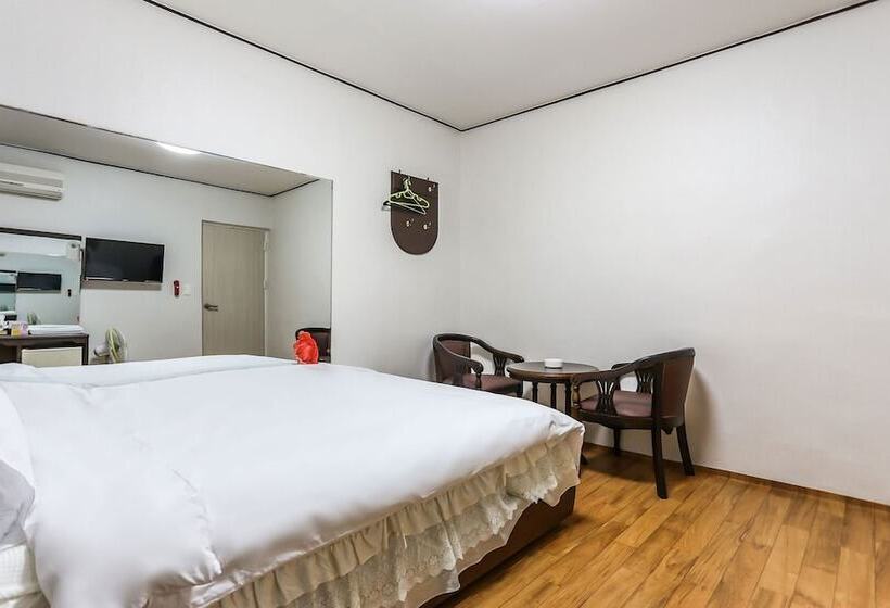 Gangneung Miseongjang Motel