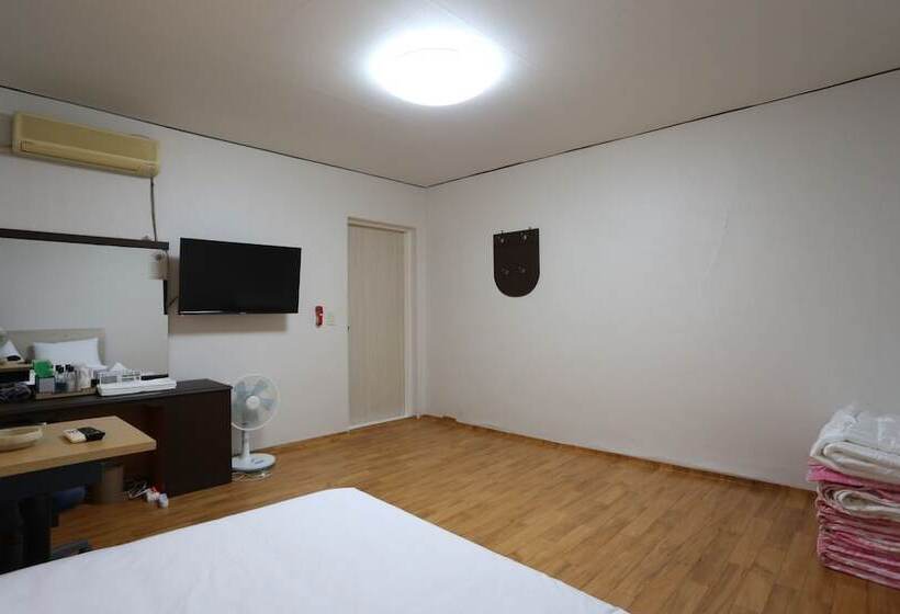 Gangneung Miseongjang Motel