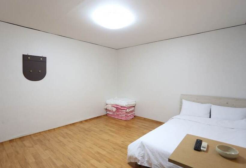 Gangneung Miseongjang Motel