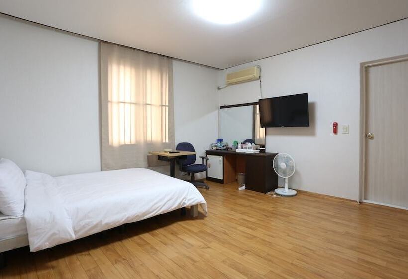 Gangneung Miseongjang Motel