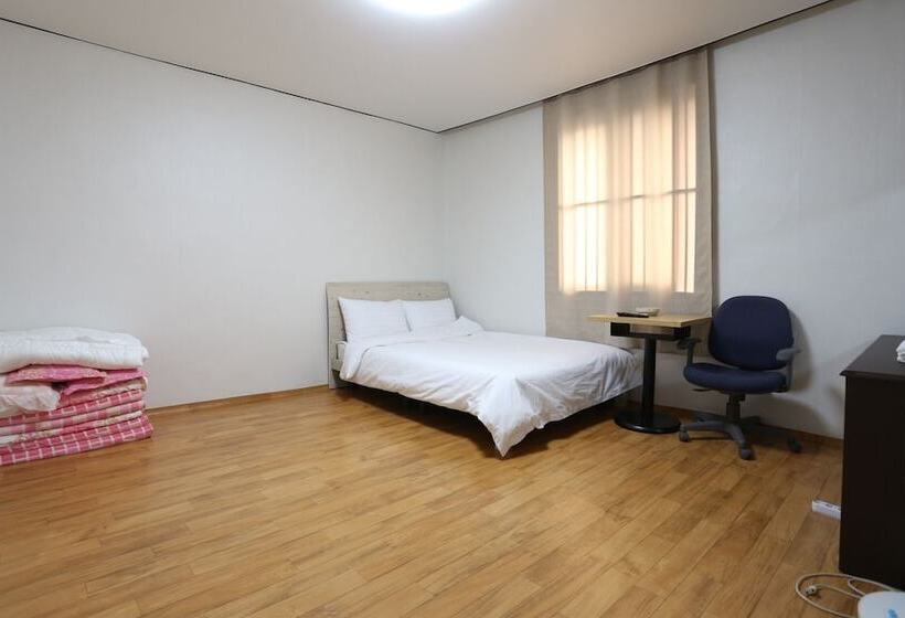 Gangneung Miseongjang Motel