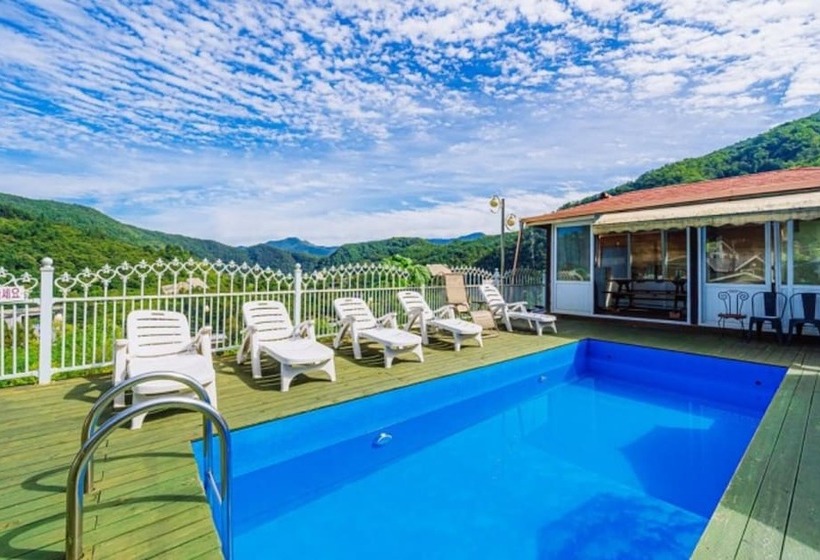 Pension Gapyeong Eunhasuleuldamda Pool Villa