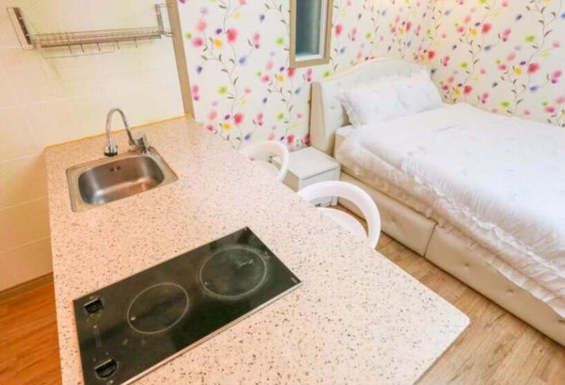 Geojedo Azure Sky Pension