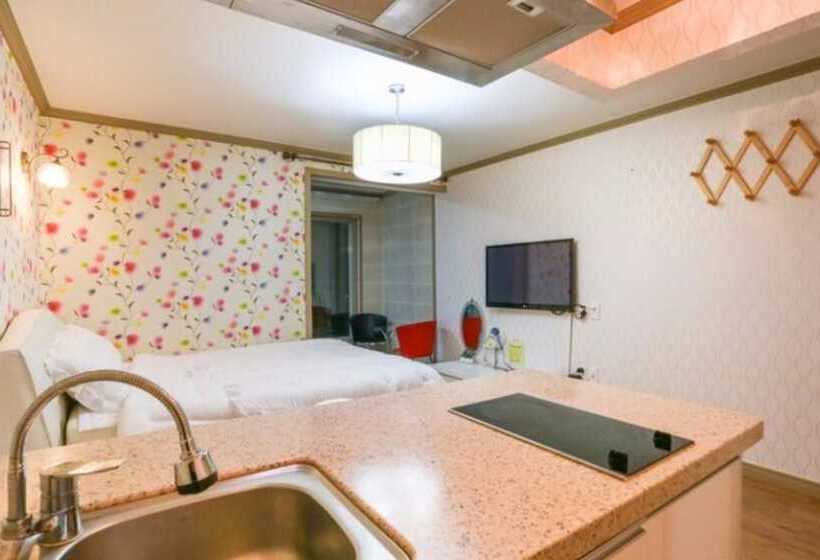 Geojedo Azure Sky Pension