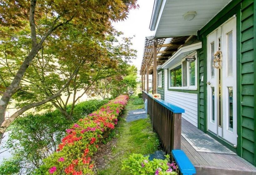 Geumsan Riverville Pension