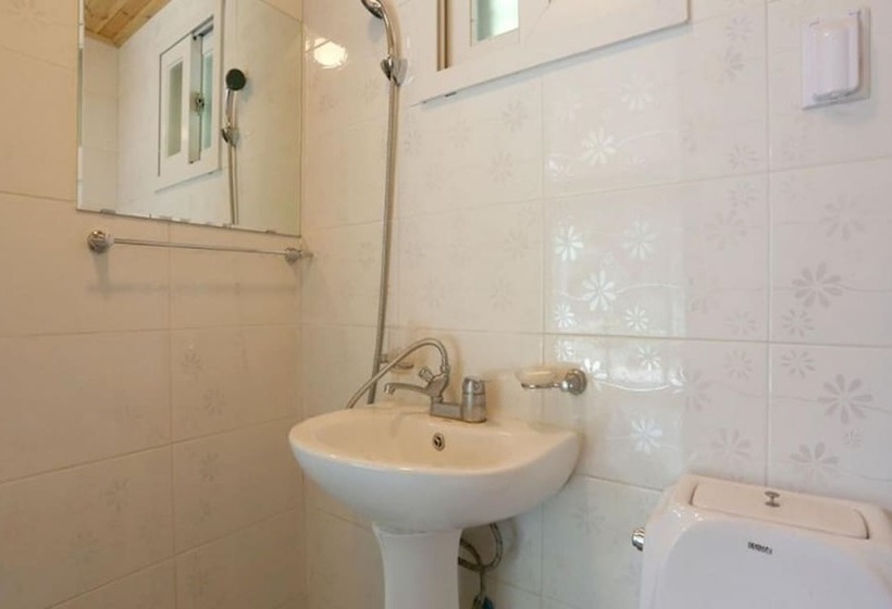 Gwangju Jongyeoul Pension