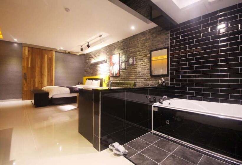 Gyeongsan M Self Check In Motel