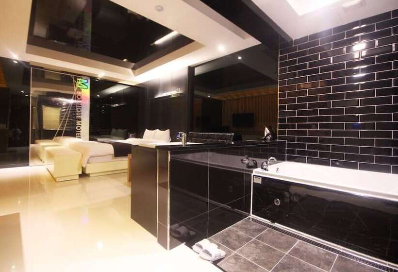 Gyeongsan M Self Check In Motel