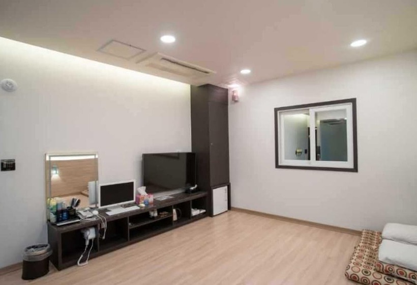 Haenam Plus Self Checkin Motel