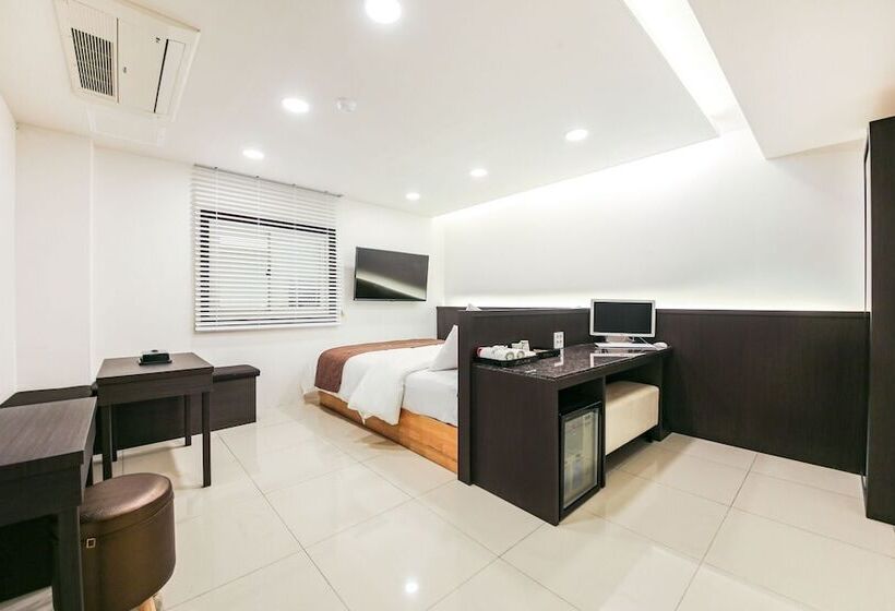 Haenam Plus Self Checkin Motel