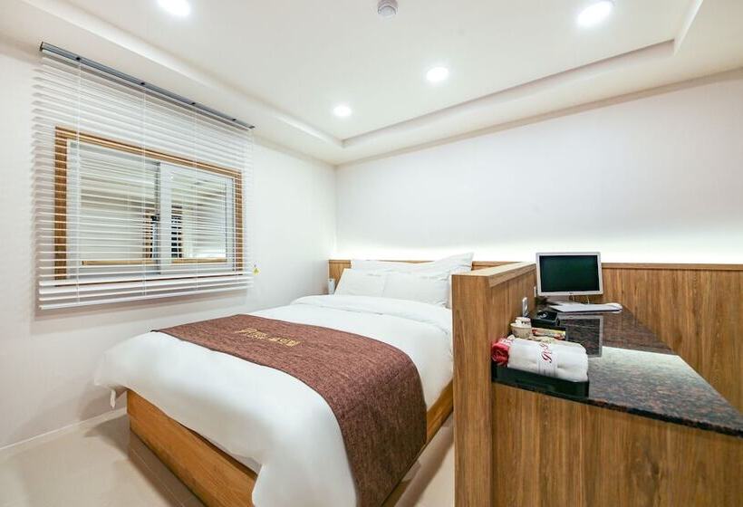 Haenam Plus Self Checkin Motel