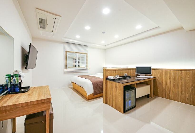 Haenam Plus Self Checkin Motel