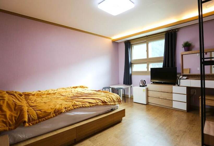 Hongcheon Garisan Deuo Motel