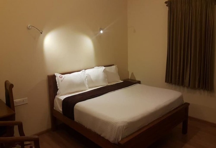 Отель Abode By Brown Tree Resorts