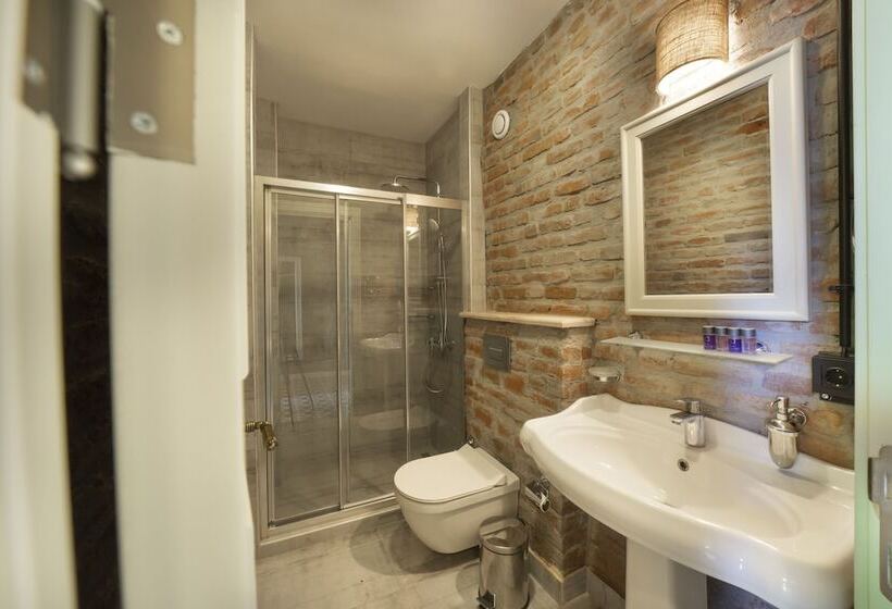 בית מלון כפרי Avlulu Konak Kucukkoy