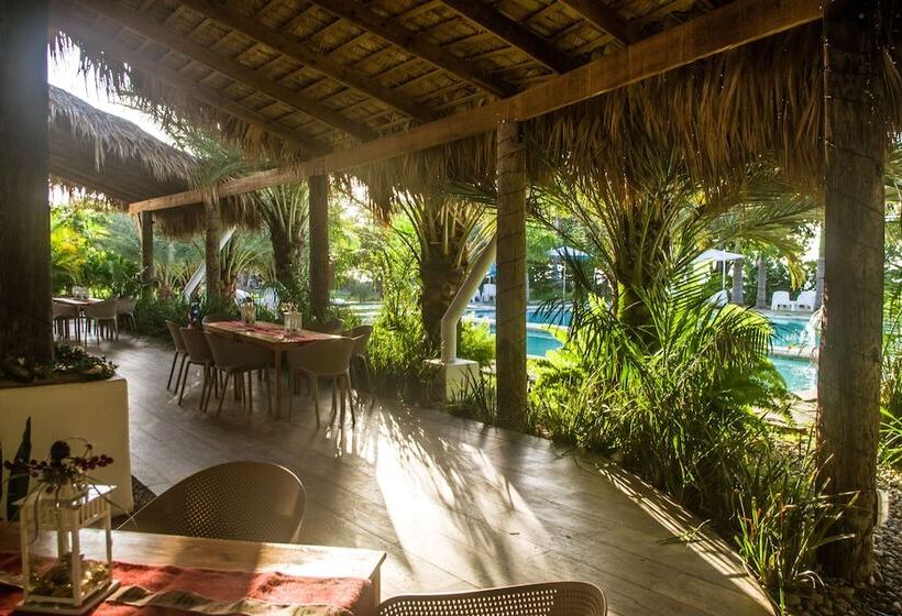 ホテル Coconut Paradise Beach